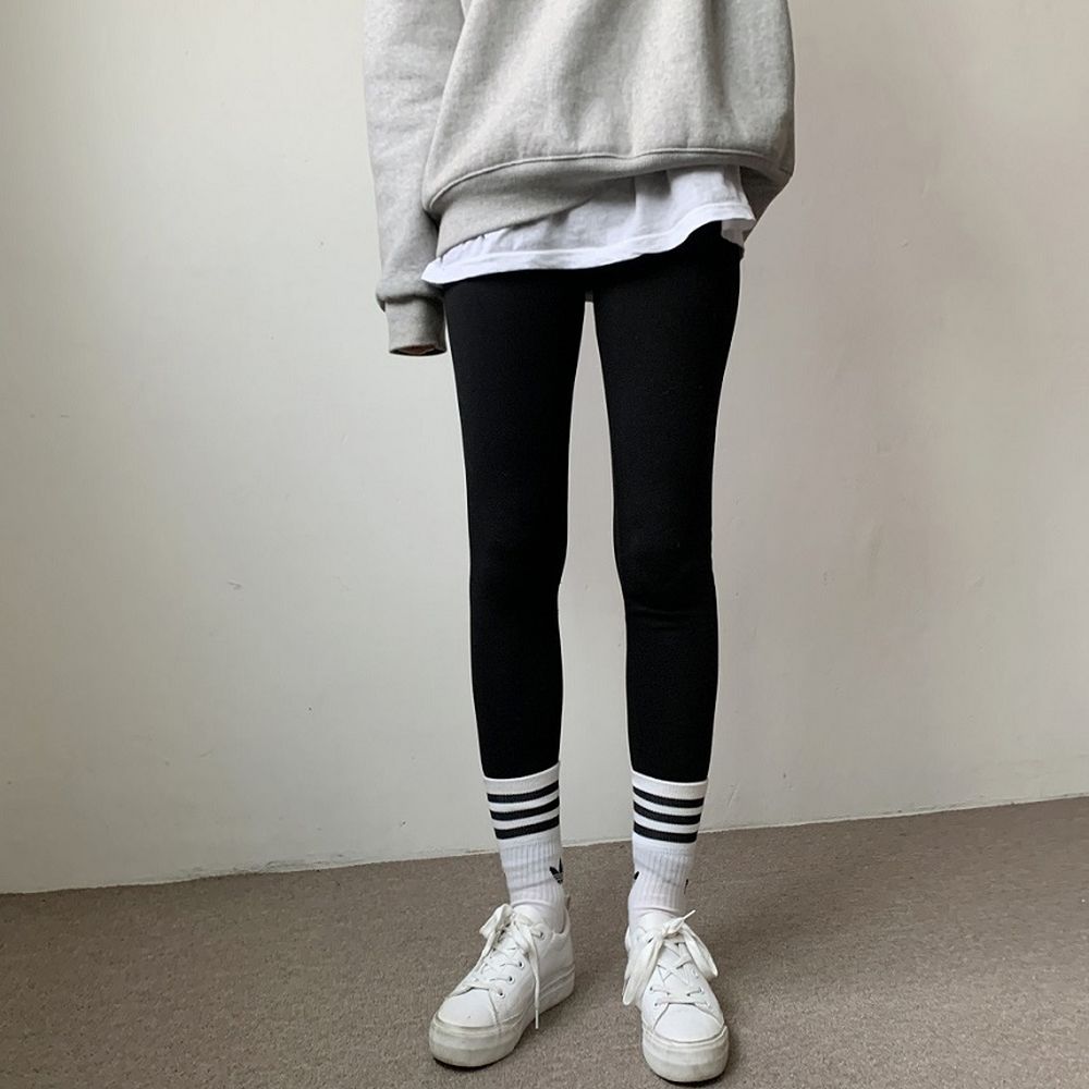 여자 스판 블랙 융 기모 일자 레깅스 상세 이미지 1